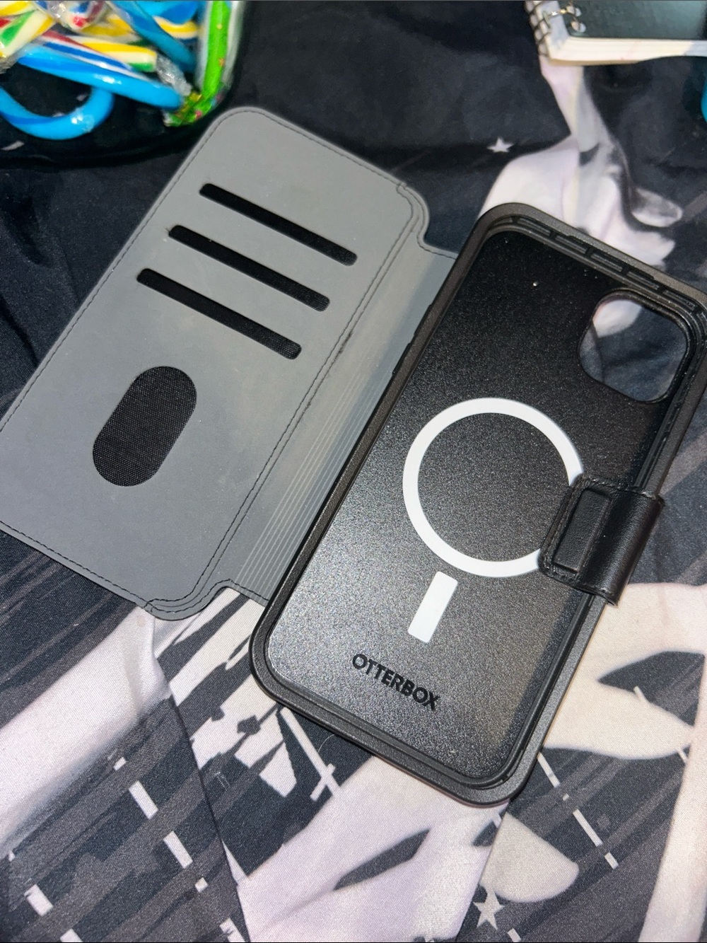 Brand new out box OtterBox MagSafe Wallet Folio Case -Black & Gray IPhone 14Plus